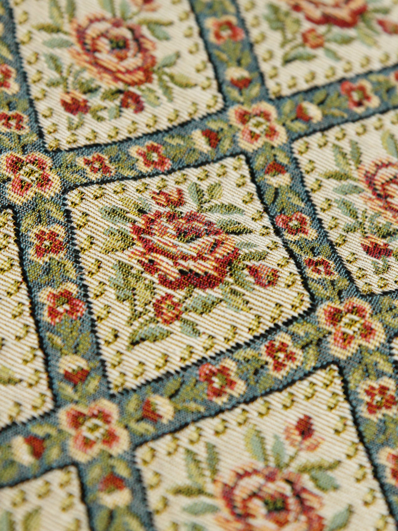 2000's USA Diagonal Lattice Floral Gobelin