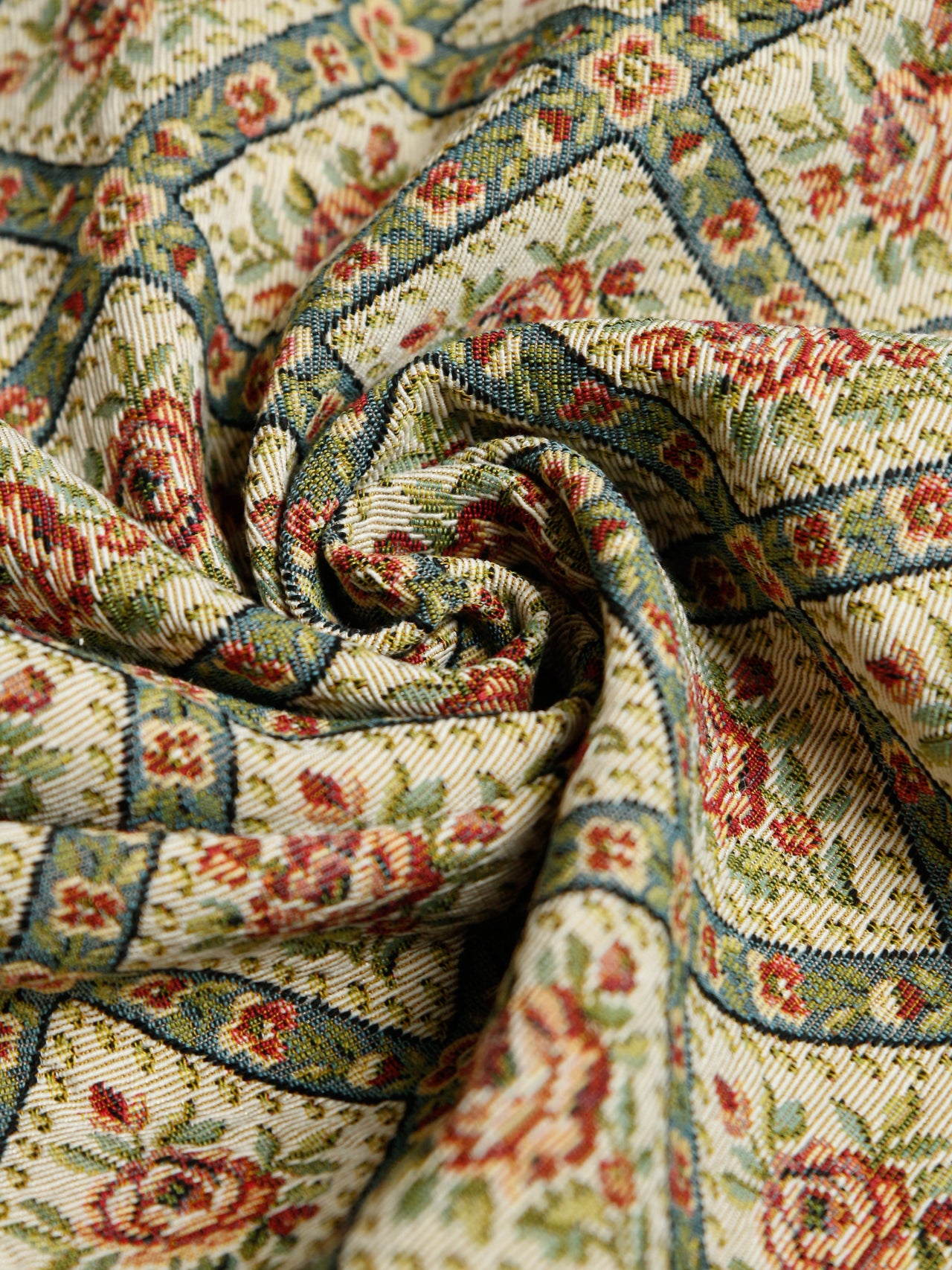 2000's USA Diagonal Lattice Floral Gobelin