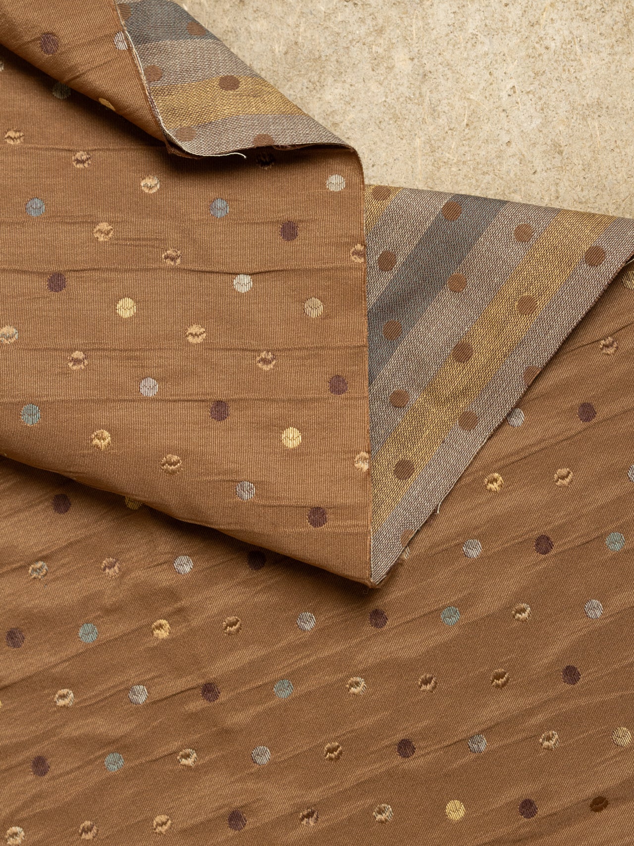 2000's USA Crinkle Dot Jacquard Fabric