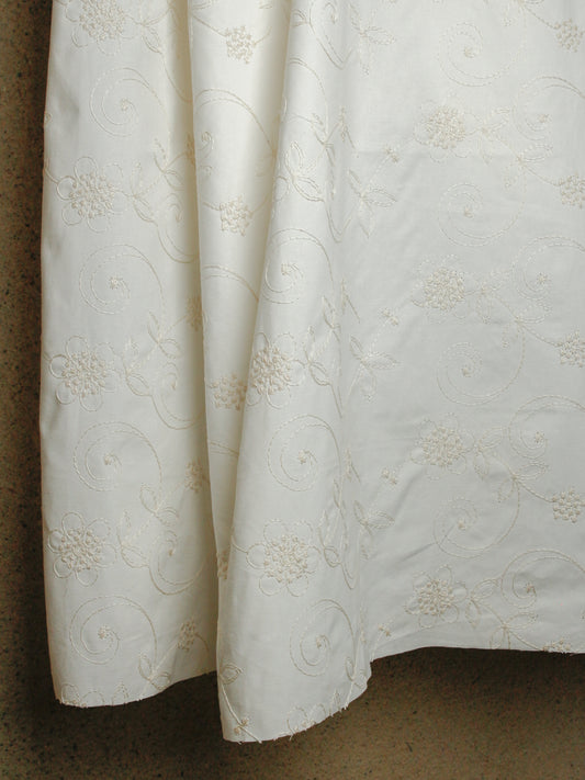 2000's USA Botanical Floral Embroidered Cotton Fabric