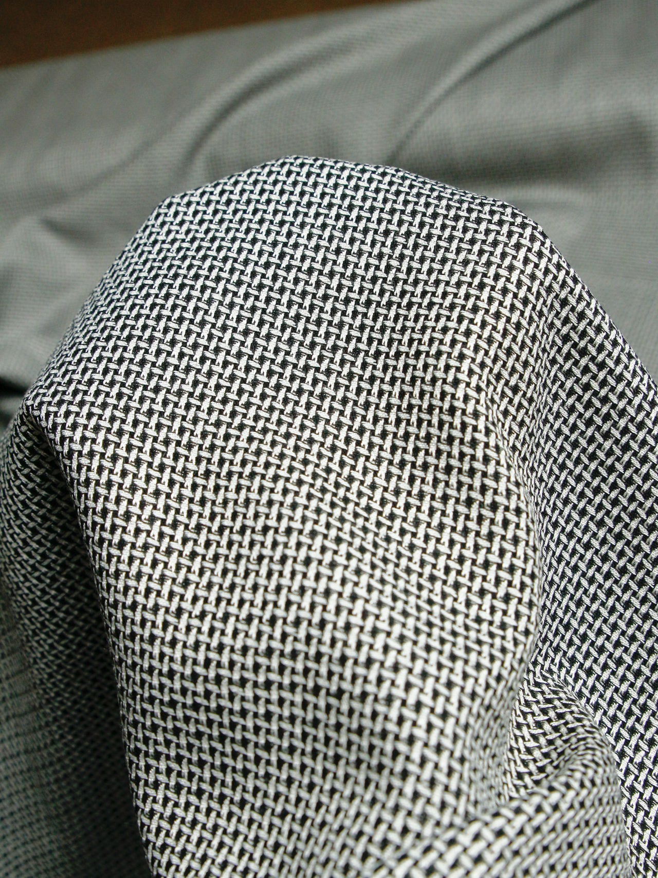 2000’s ENGLAND Linton Silk/Viscose Tweed